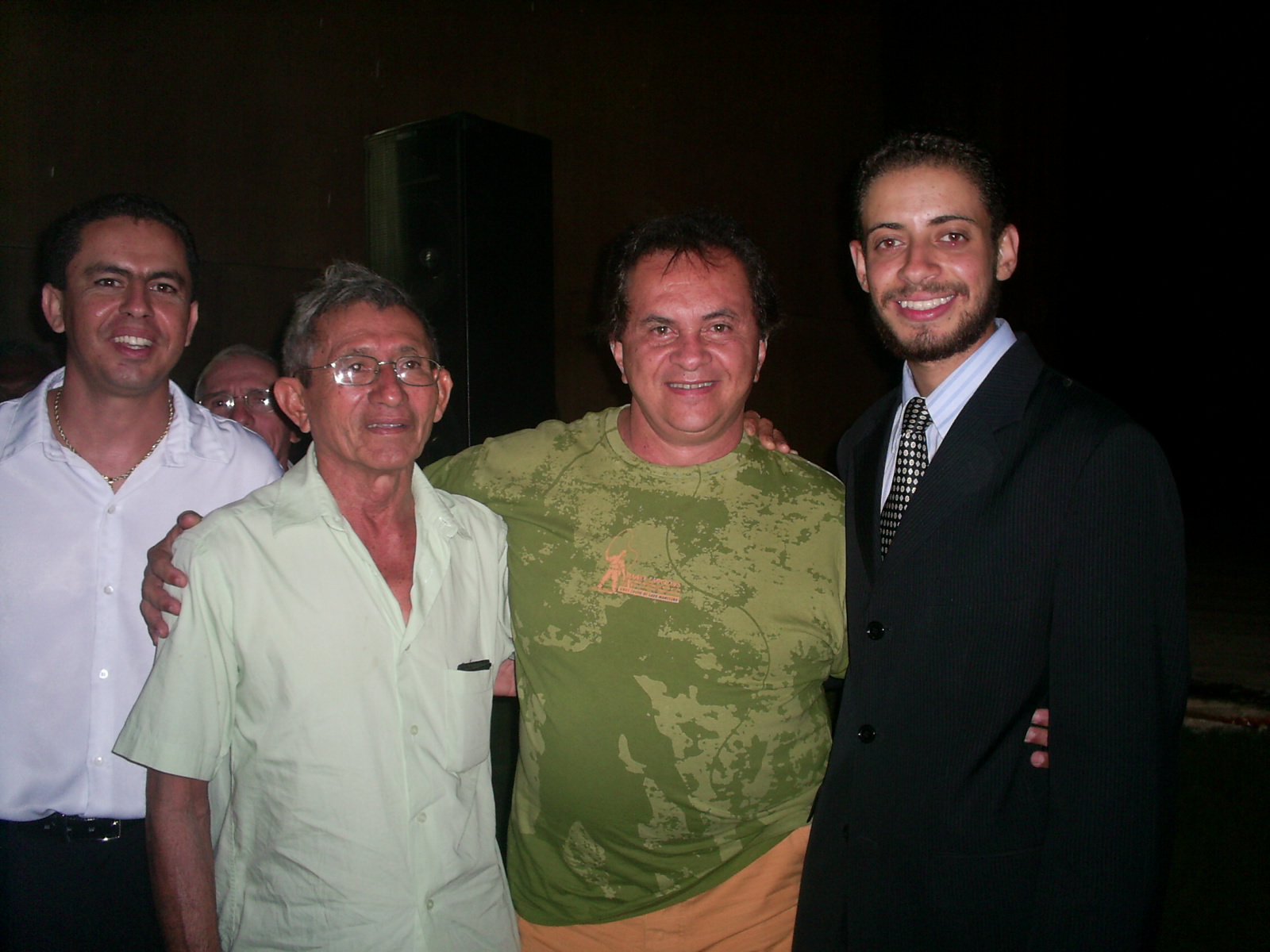 Teatro Municipal de Campina Grande, na foto, com Waguinho, Duduta e Flávio José